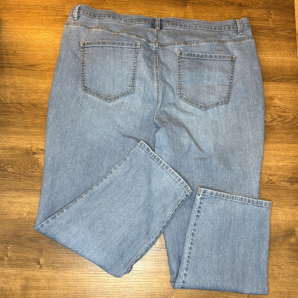 Gloria Vanderbilt Amanda Light Wash Women’s 22W Stretch Denim Jeans - Picture 2 of 9